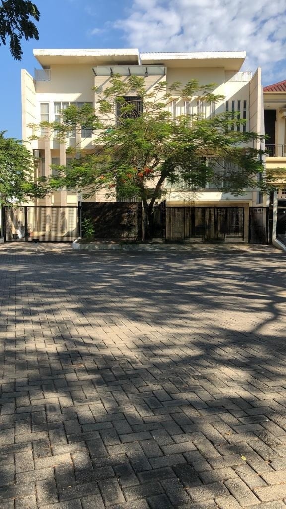 Dijual Rumah Minimalis Villa Royal Pakuwon City Surabaya Timur - Image 1