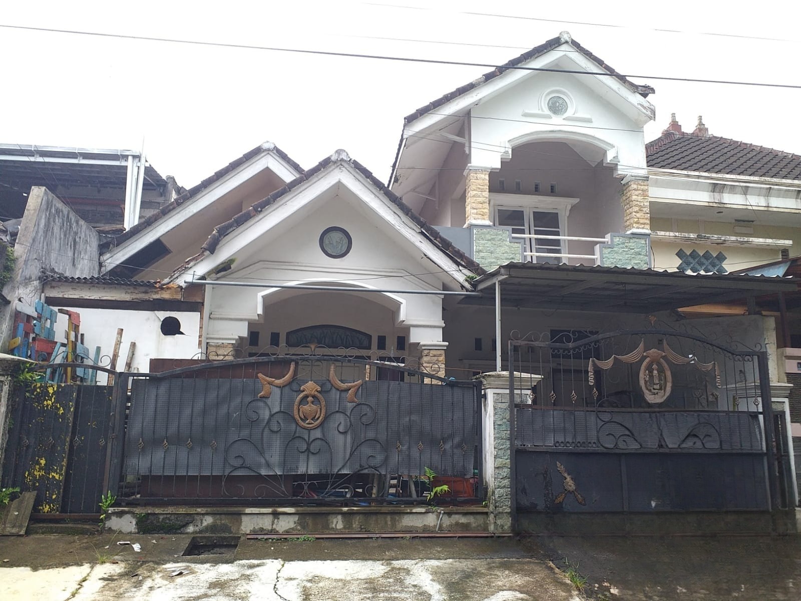 Dijual Rumah 2 Lantai Danau Bratan Timur Klojen Malang Kota - Image 1