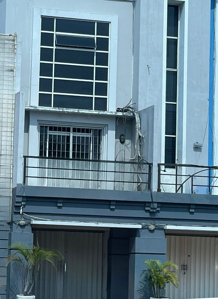 Disewakan Ruko Strategis Margomulyo Grand Center Lokasi Surabaya Barat - Image 1