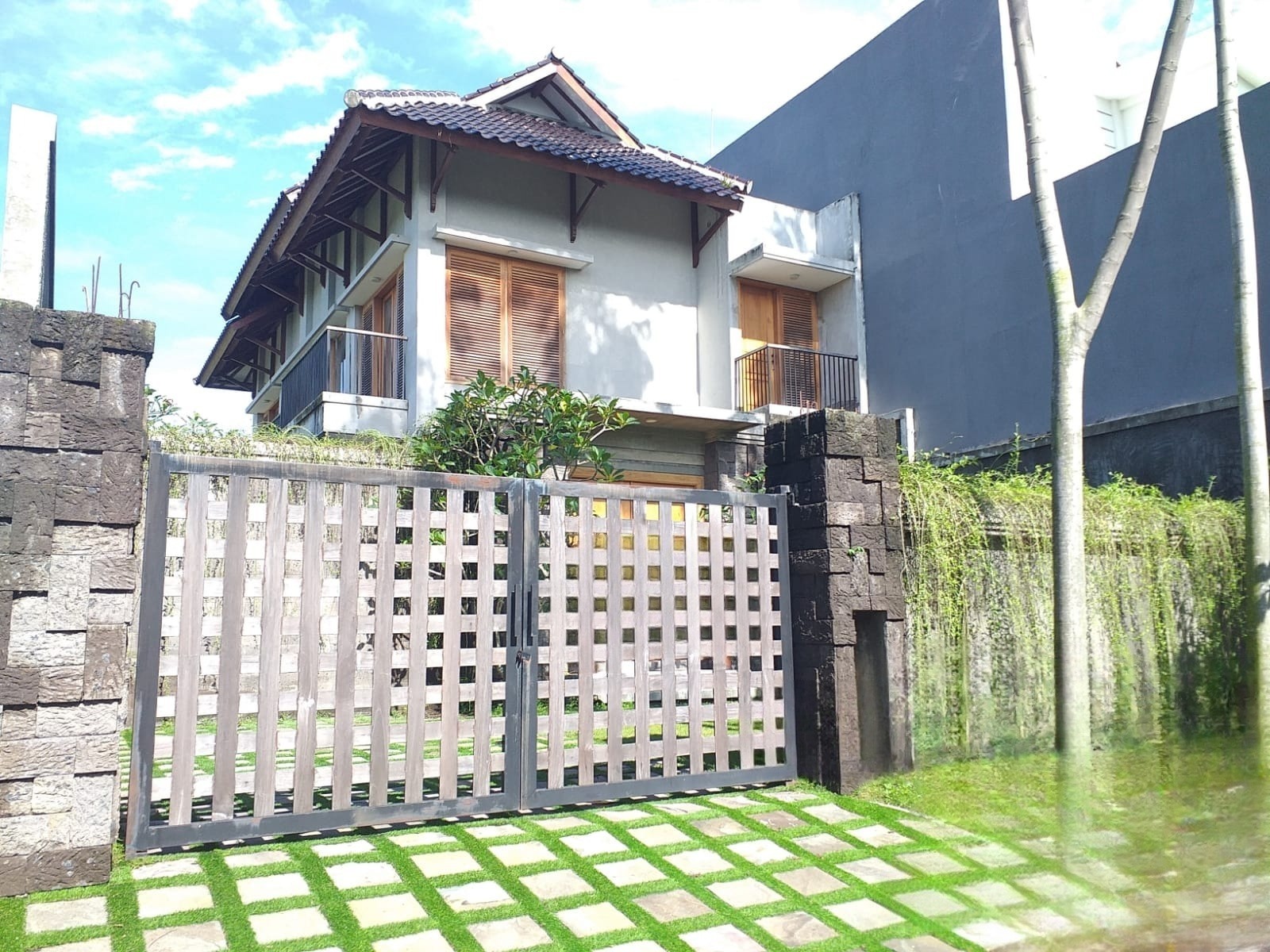 Dijual Rumah Strategis di Araya Graha Golf Malang Kota - Image 1