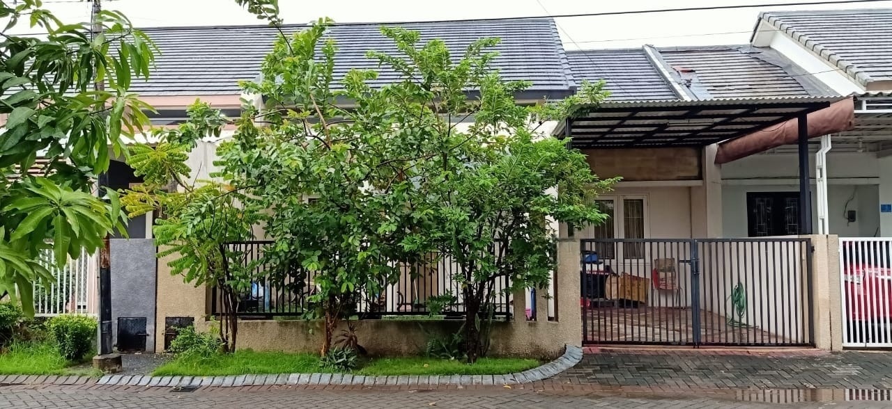 Disewakan Rumah Bagus di Jalan Abdul Latif Surabaya Utara - Image 1