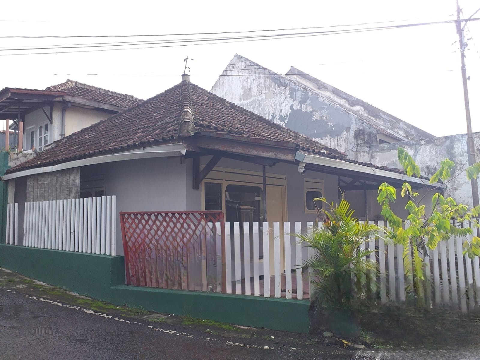 Dijual Rumah Lokasi Letjen Sutoyo Malang - Image 1