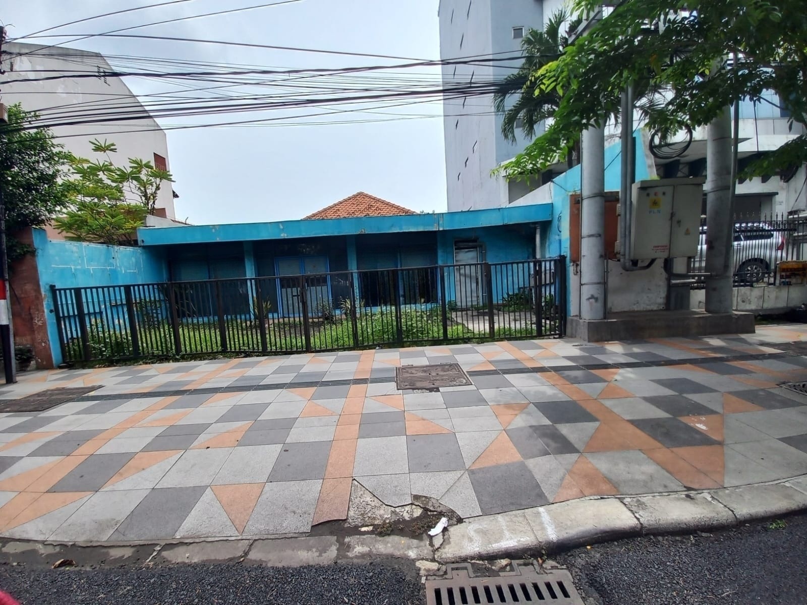 Dijual Rumah Strategis Cocok Untuk Usaha Surabaya Utara - Image 1