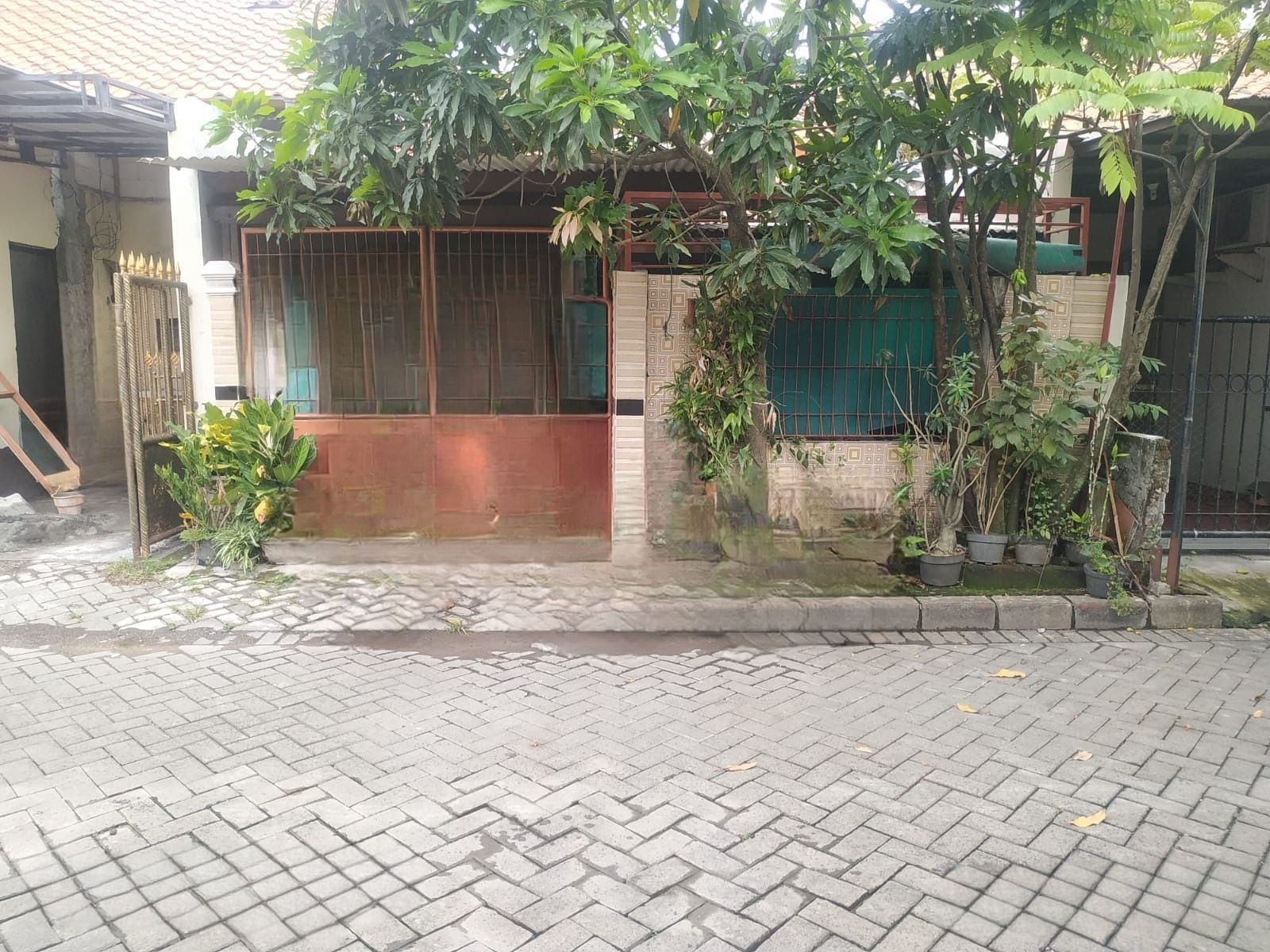 Dijual Rumah Lokasi Babatan Pratama Siap Huni Surabaya Barat - Image 1