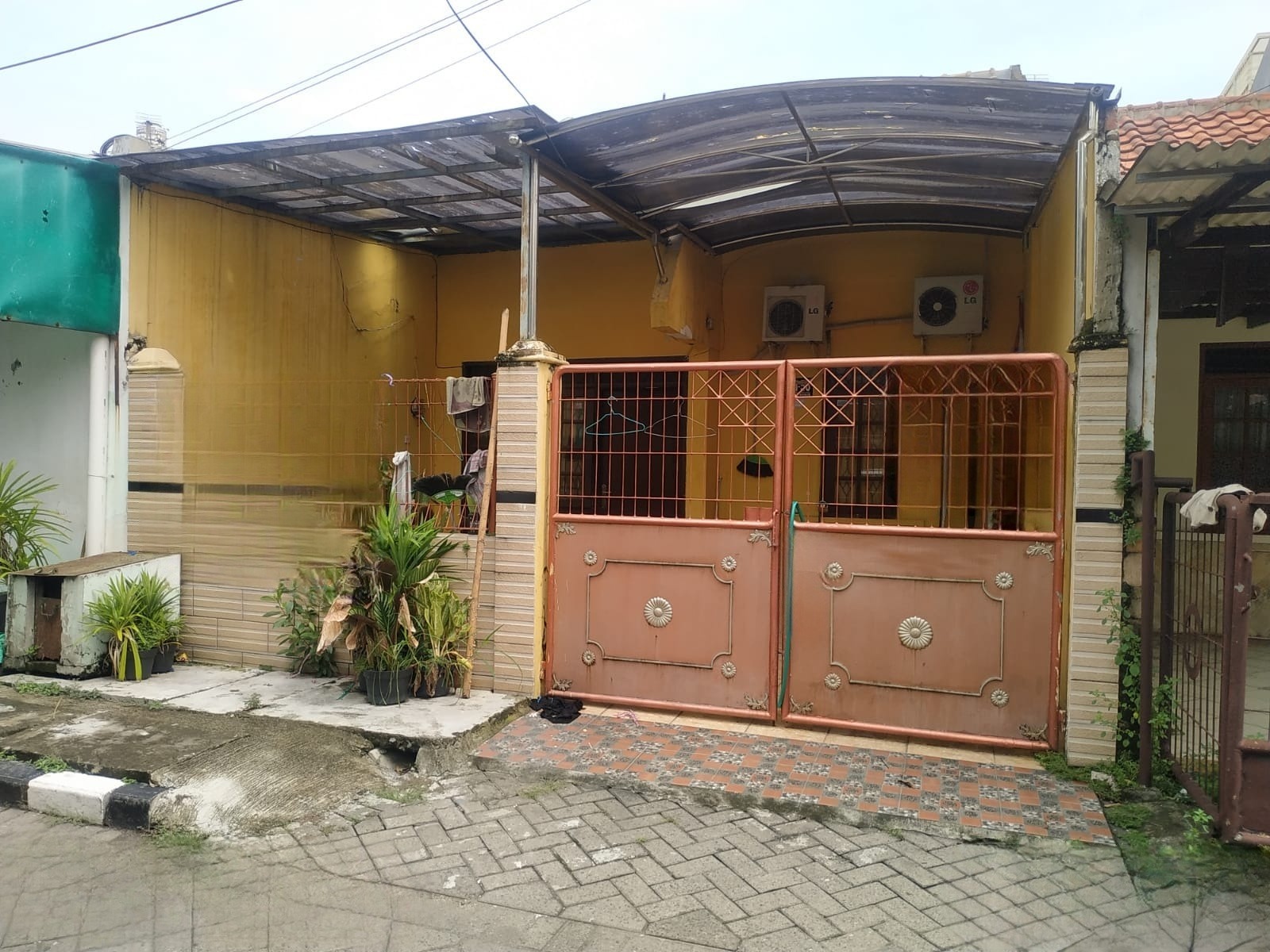 Dijual Rumah Lokasi Babatan Pratama Siap Pakai Surabaya Barat - Image 1
