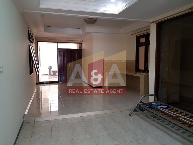 Rumah di Kutisari Selatan - Thumbnail 3