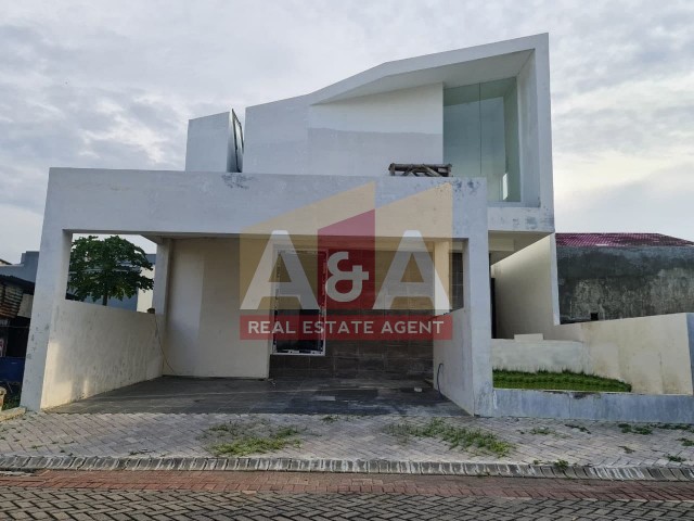 Rumah villa taman telaga 2 - Image 1