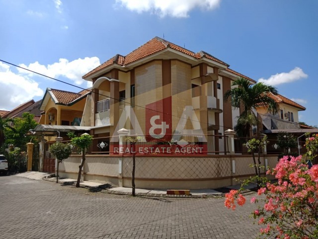 Rumah Mewah Kebraon Indah Permai - Thumbnail 3