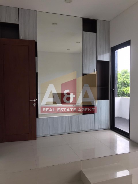 Rumah di Stamford Citraland - Thumbnail 3