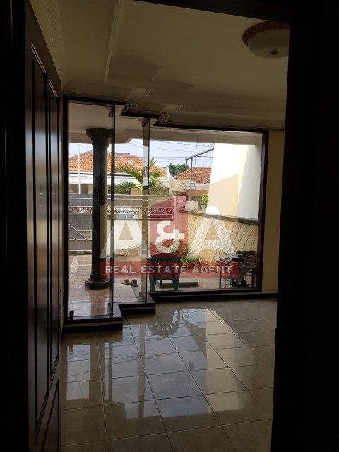 Rumah di Kutisari Selatan - Thumbnail 3