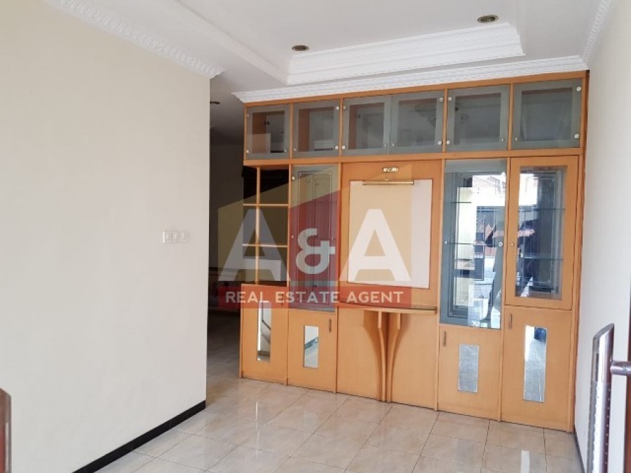 Rumah di Kutisari Selatan - Thumbnail 2