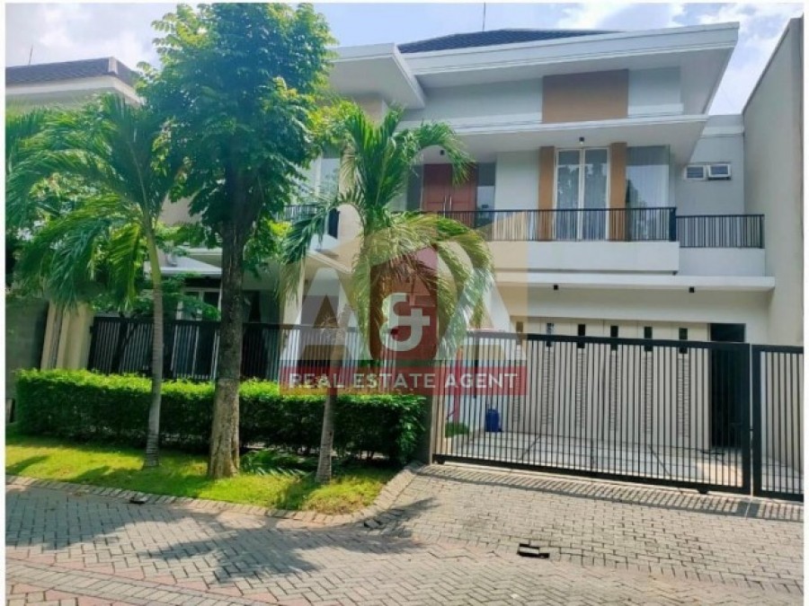 Rumah di Graha Family - Image 1