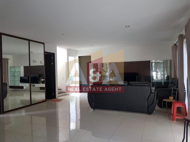 Rumah Furnished di Graha Natura - Thumbnail 2