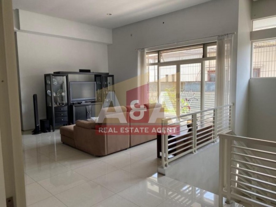 Rumah 2 LANTAI FULL FURNISHED di North - Thumbnail 2