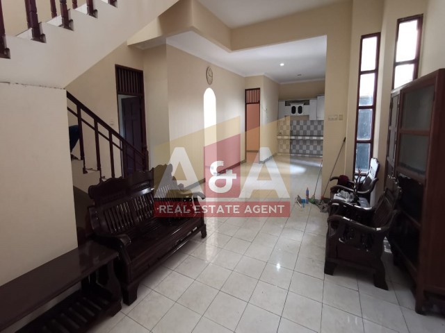 Disewakan raya villa sentra raya luar cluster - Image 1