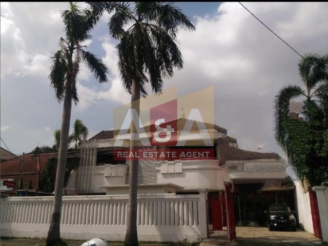 Disewakan rumah usaha di Raya Kartini - Image 1