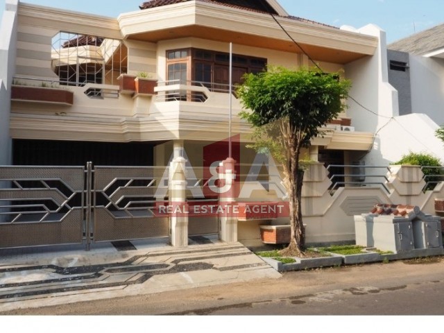 Dijual Rumah di Manyar Kertoarjo - Image 1