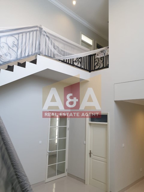 RUMAH MODEL. AMERICAN CLASSIC DI GREEN LAKE - Thumbnail 3