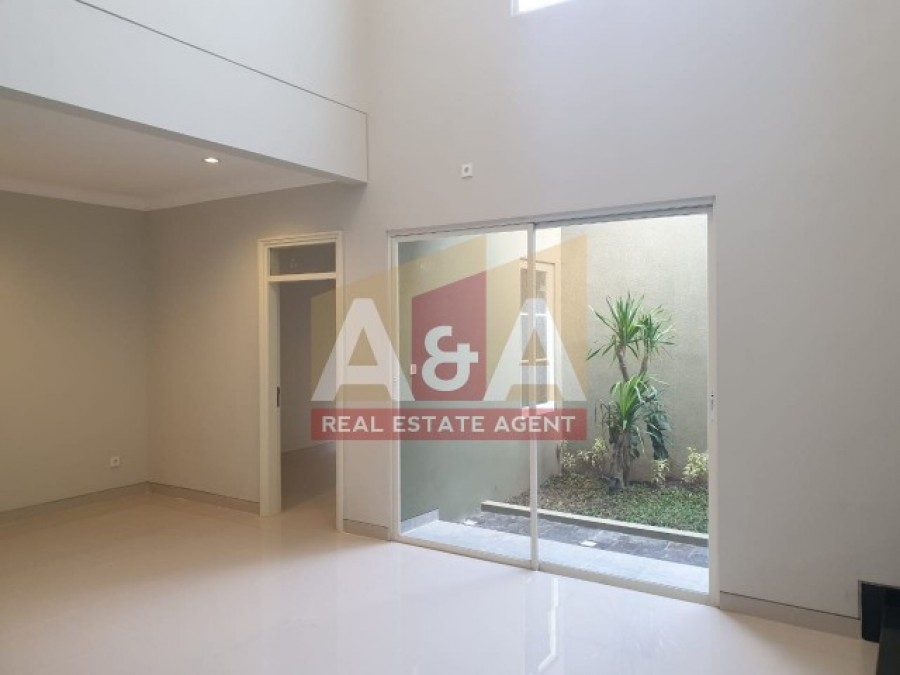 RUMAH MODEL. AMERICAN CLASSIC DI GREEN LAKE - Thumbnail 2