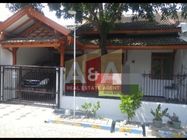 Disewakan rumah di Kutisari Indah - Image 1