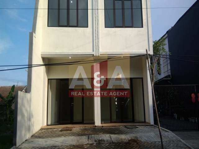 Dijual rumah usaha lokasi strategis jemursari - Image 1