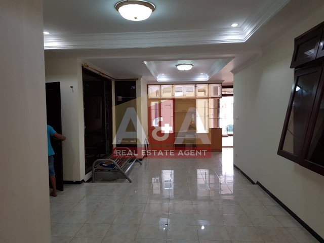 Rumah kutisari selatan siap huni - Thumbnail 2