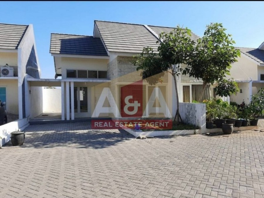 Disewakan Rumah di South Lake Juanda - Image 1