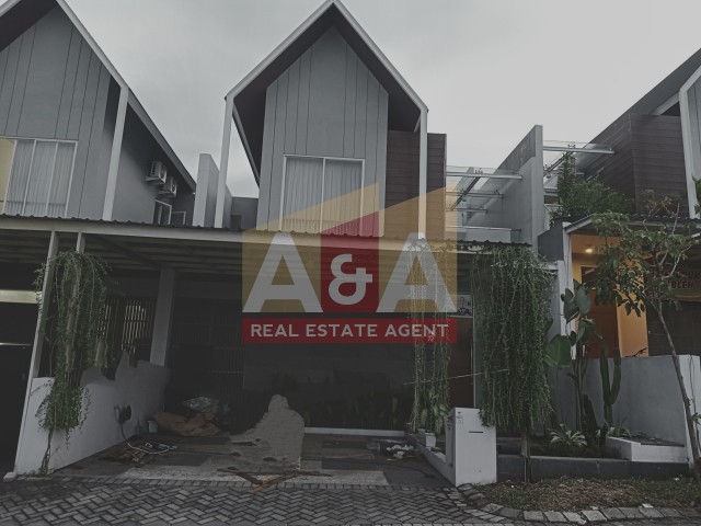 Royal Residence - Image 1