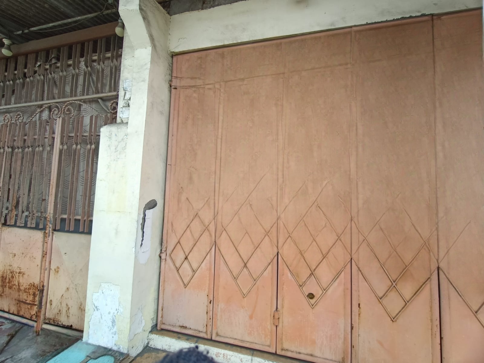 DIJUAL RUMAH STRATEGIS DI SIDOTOPO WETAN - Image 1