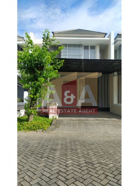 Royal Residence - Image 1