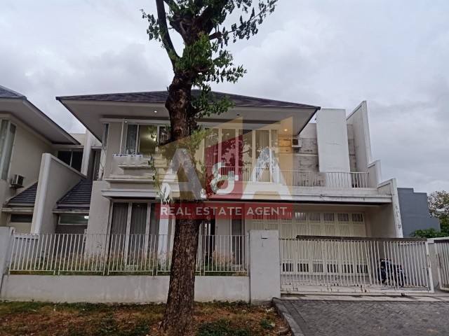 Royal Residence - Image 1