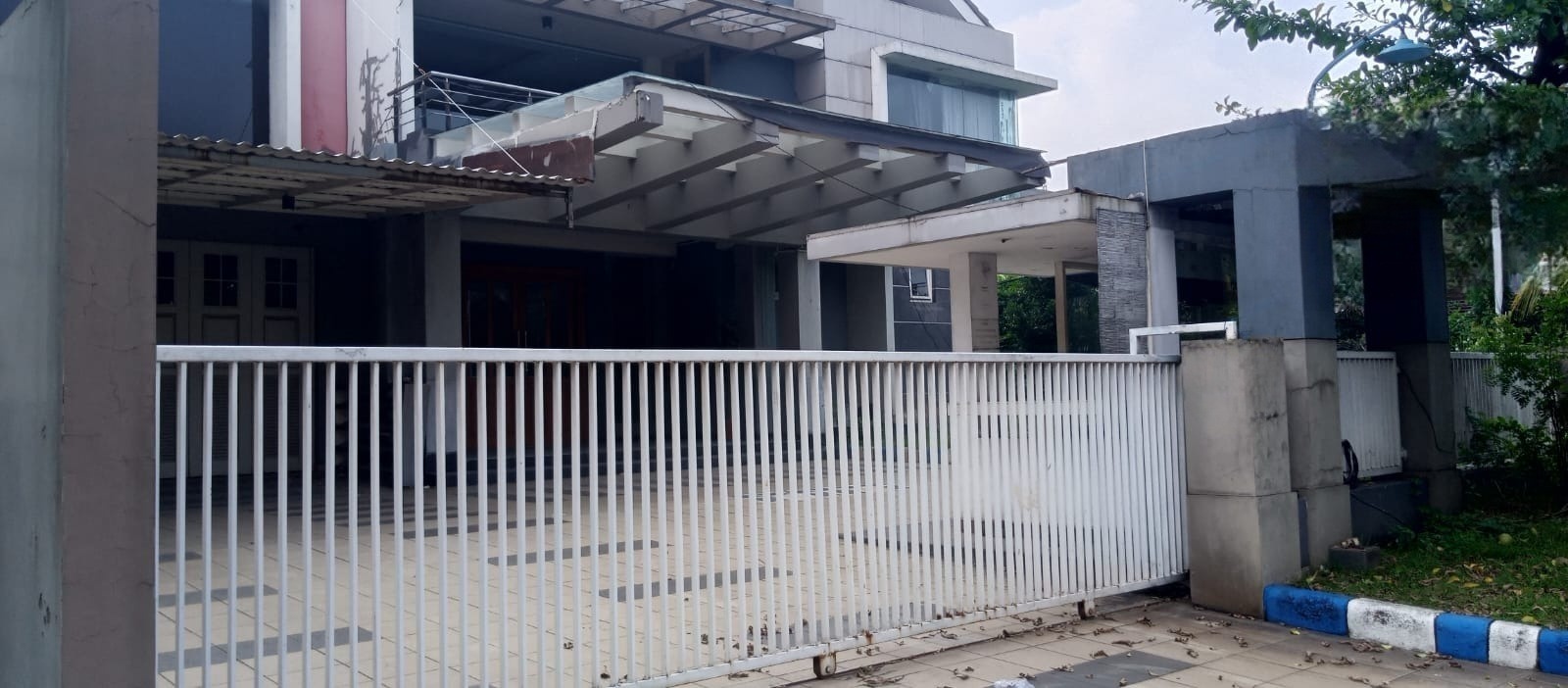 DIJUALRUMAH MEWAH LOKASI DELTA SARI INDAH WILAYAH SIDOARJO - Image 1