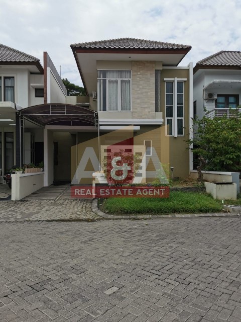 Royal Residence - Image 1