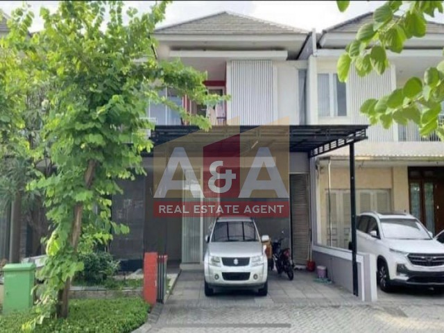 Royal Residence - Image 1