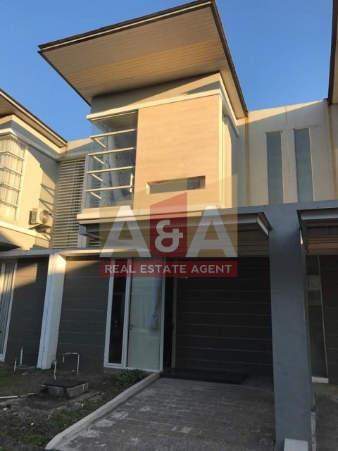 Royal Park Residence - Image 1