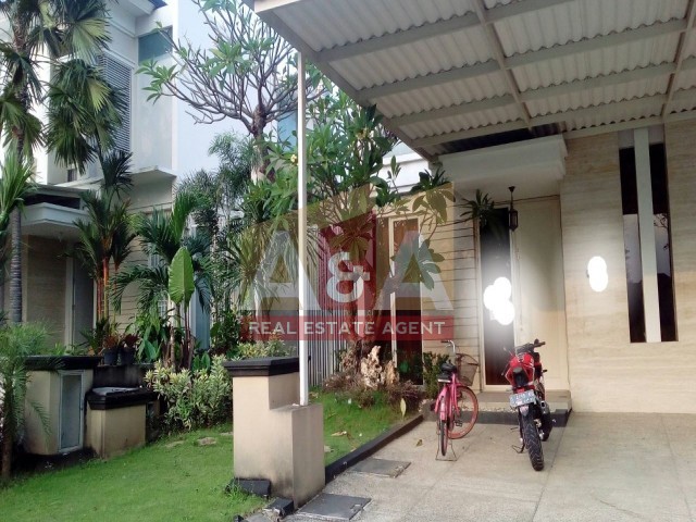 Rumah bagus granada pakuwon - Image 1