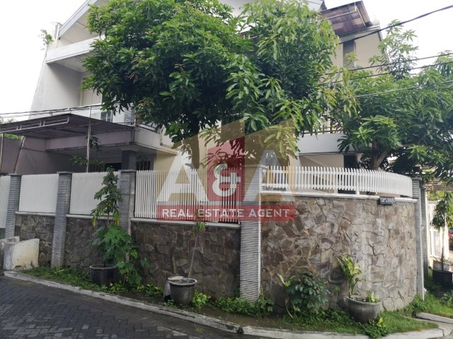 Rumah bagus darmo permai selatan sby - Image 1