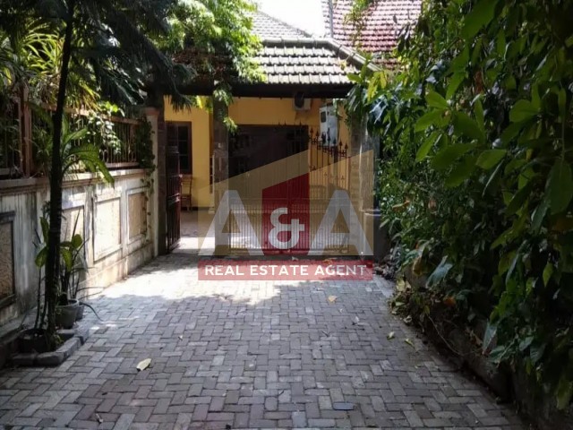 Dijual Rumah Wilayah Jalan Monginsidi Surabaya Pusat - Image 1