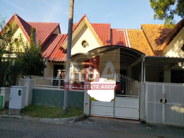 Rumah taman gapura - Image 1