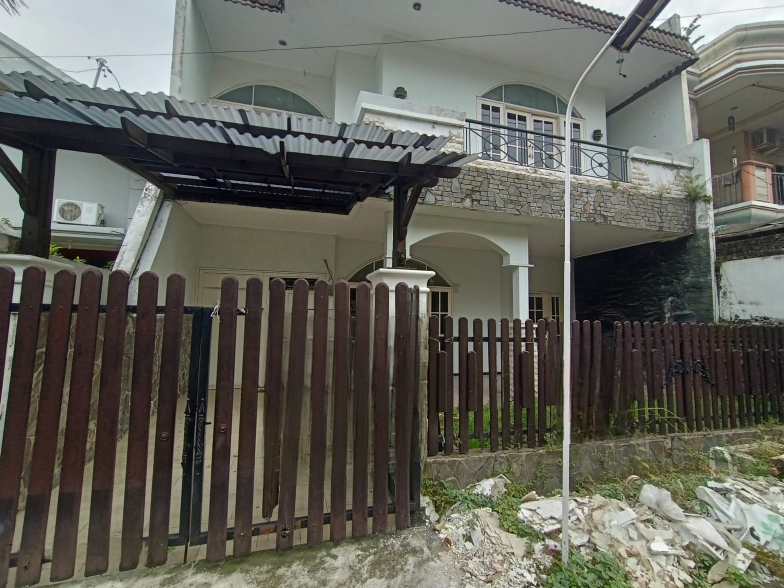 DIJUAL RUMAH MODERN MANYAR KERTOADI - Image 1