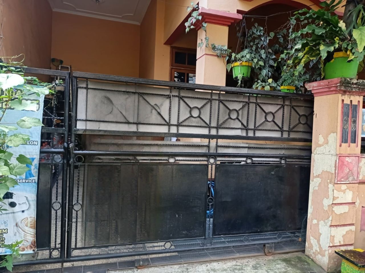 DIJUAL RUMAH 2 LANTAI WILAYAH BRATANG JAYA - Image 1