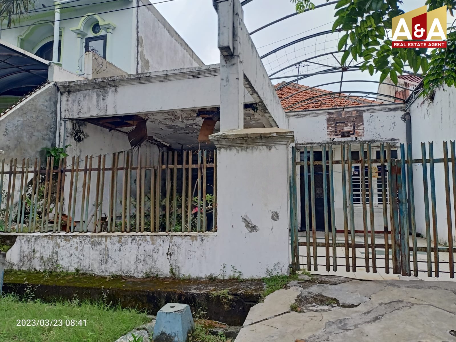 DIJUAL RUMAH WILAYAH SURABAYA PUSAT - Image 1