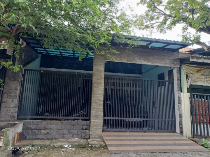 JUAL RUMAH DI JALAN BRATANG WETAN - Image 1