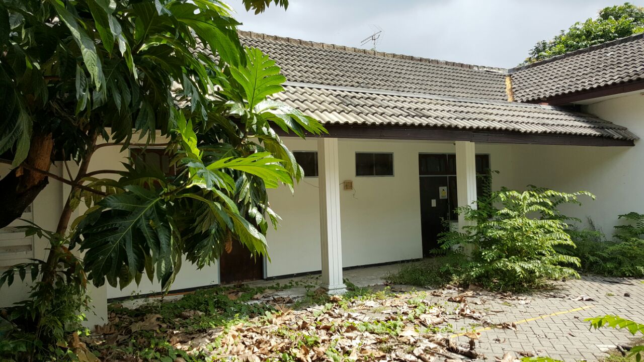 DISEWAKAN RUMAH USAHA RAYA JEMURSARI - Thumbnail 2