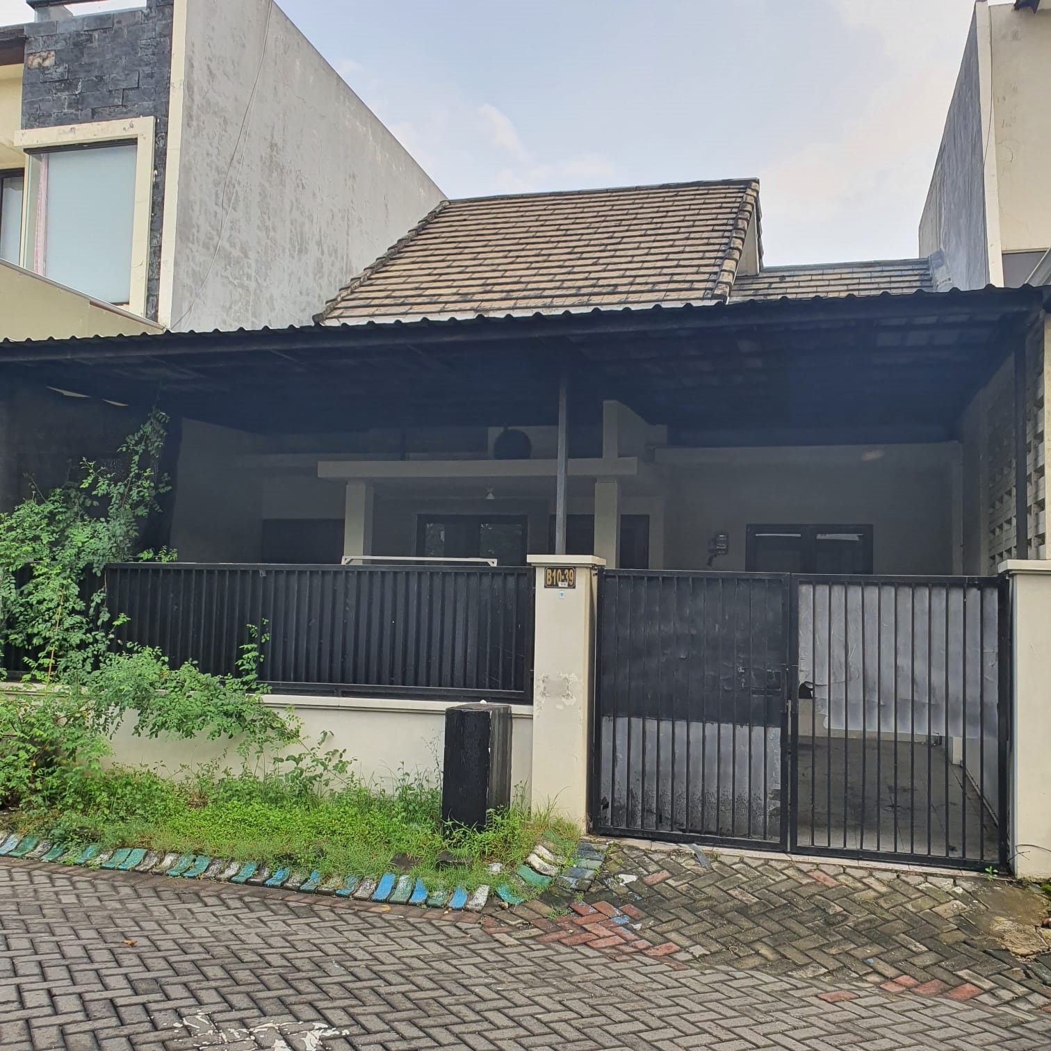 DIJUAL RUMAH LOKASI TAMAN PUSPA RAYA WILAYAH SURABAYA BARAT - Image 1