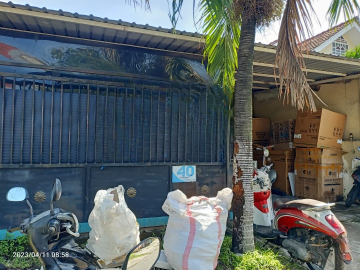 JUAL RUMAH DI JALAN DUKUH KUPANG TIMUR - Image 1