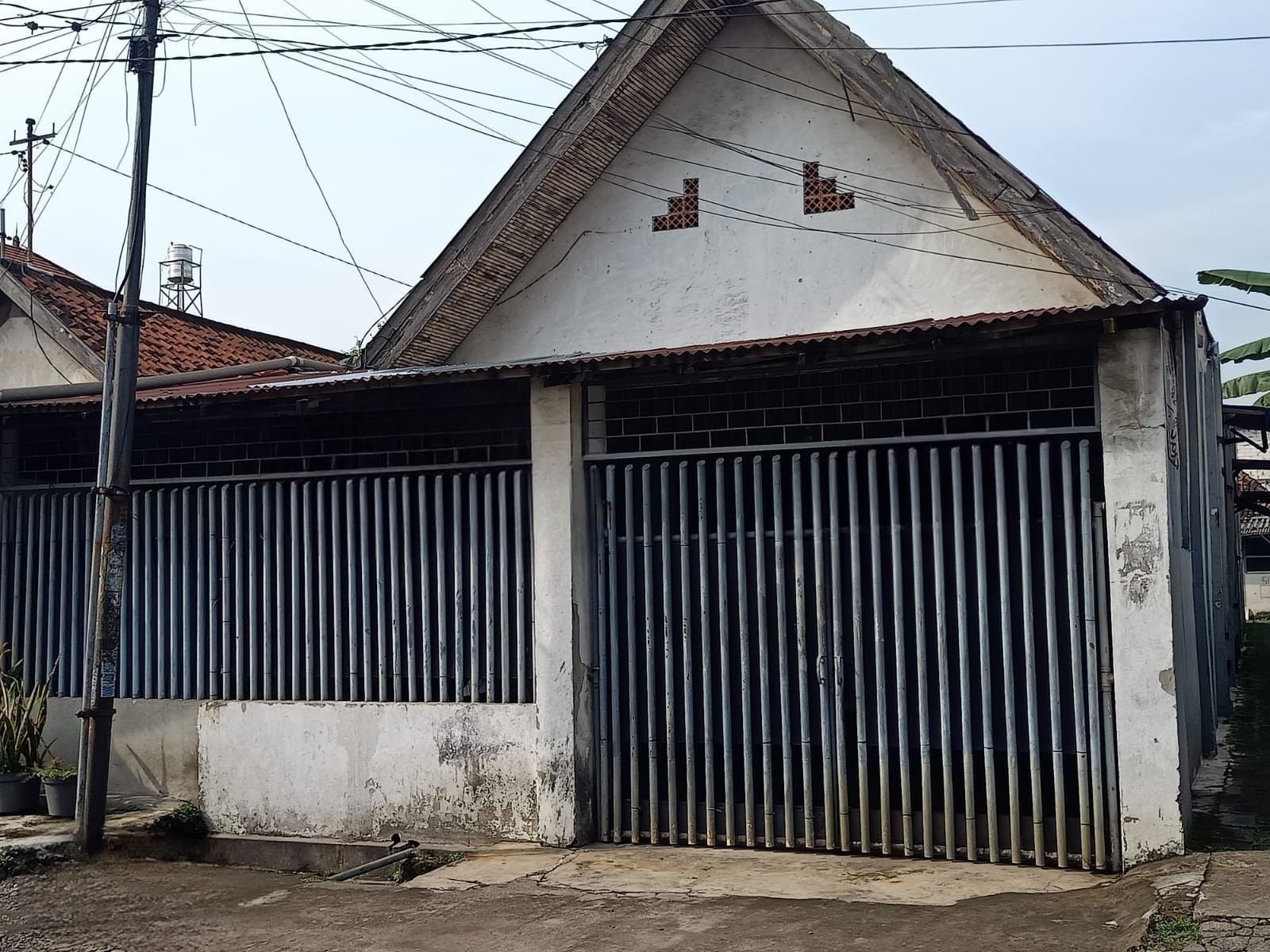 DIJUAL RUMAH WILAYAH PETEMON BARAT - Image 1