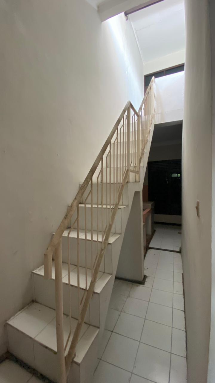 DISEWAKAN MURAH RUMAH WILAYAH WISMA LIDAH KULON - Thumbnail 4