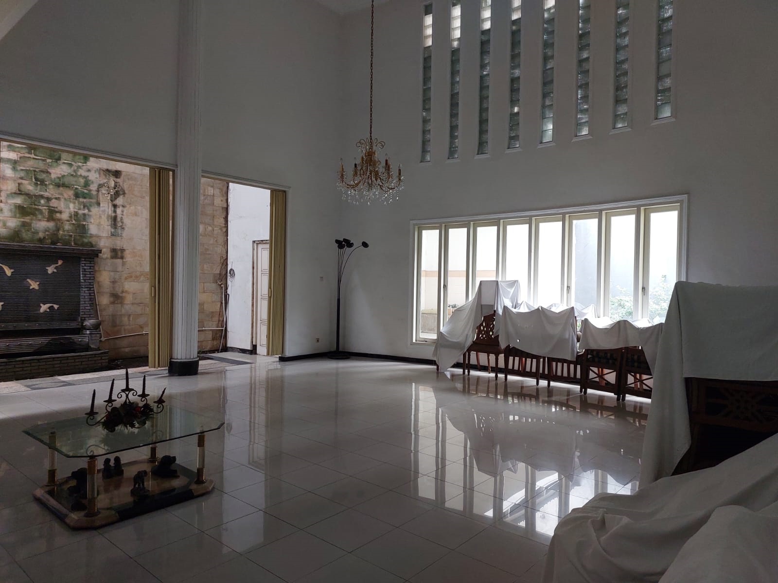 Dijual Rumah Usaha Mewah Selangkah ke Galaxy Mall - Image 1