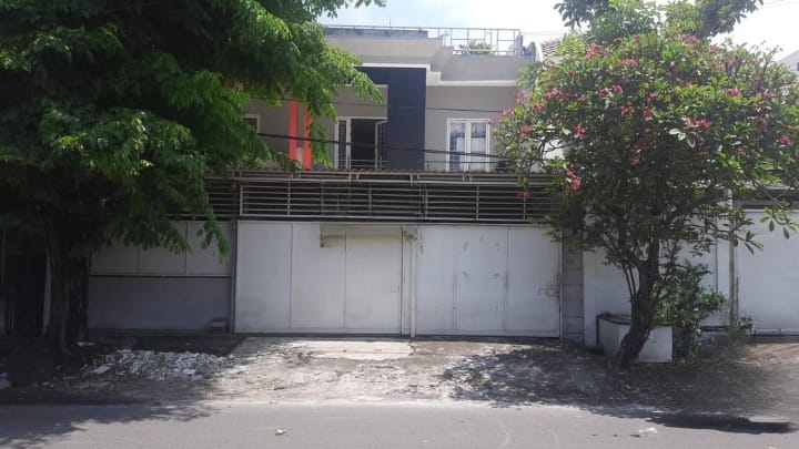 DIJUAL RUMAH WILAYAH PUCANG ANOM SURABAYA TIMUR - Image 1